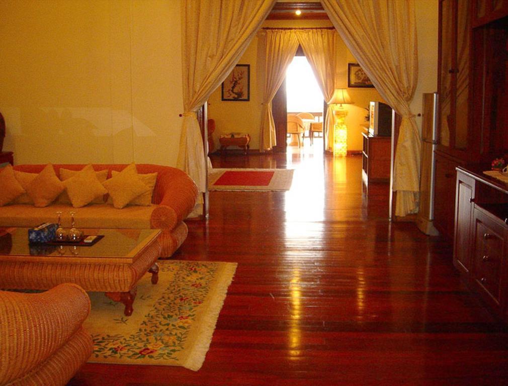Champasak Palace Hotel Pakse Exteriér fotografie